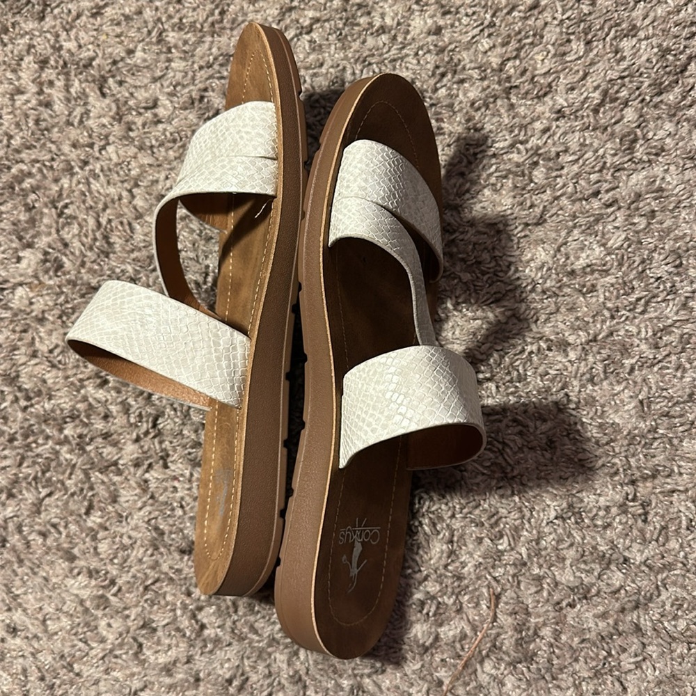 Corkys Sandal Womens 8 Lydia White Metallic Multi Strap Slip On / Box 29-1 - Picture 6 of 9
